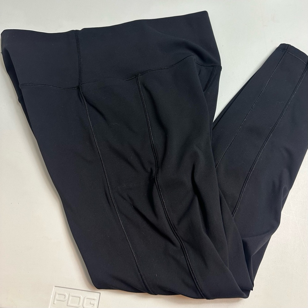 Vuori Women’s Classic Black Studio Pocket Leggings Short Inseam Size Large - Picture 9 of 14